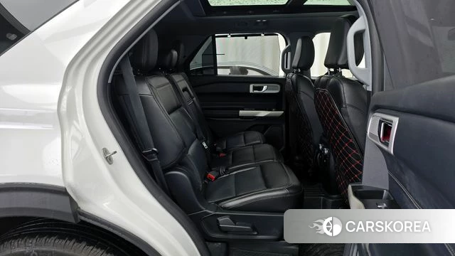 Ford Explorer 6th Generation 2021 Белый из Кореи, фото 2