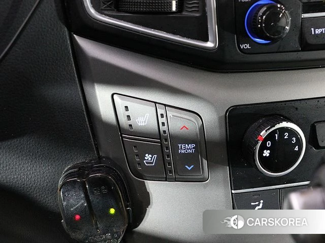 Hyundai The New Grand Starex 2018 Белый из Кореи, фото 2