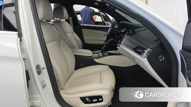 BMW 5 Series (G30) 2020 Белый из Кореи, фото 2