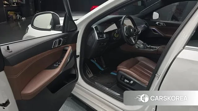 BMW X6 (G06) 2023 Белый из Кореи, фото 2