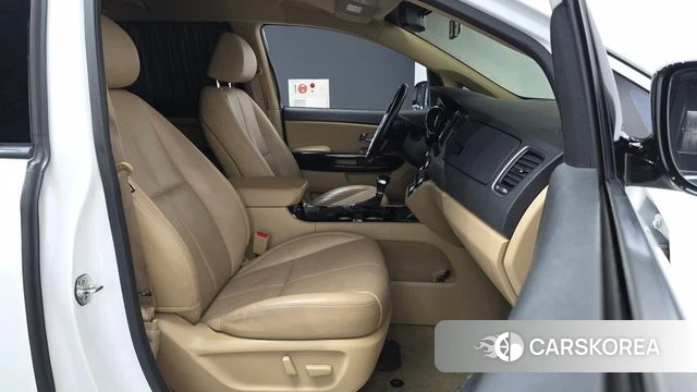 Kia The New Carnival 2019 Белый из Кореи, фото 2