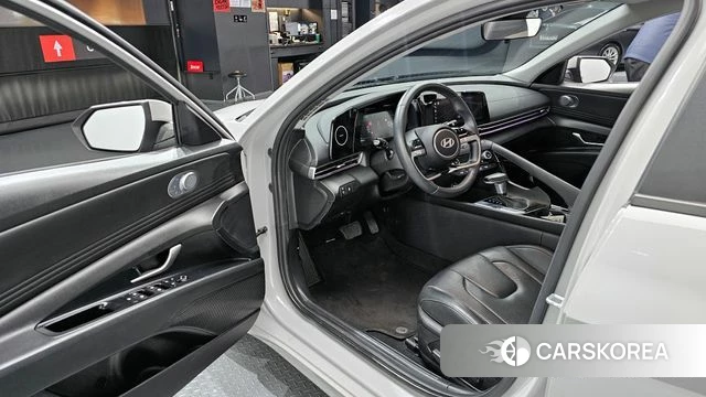 Hyundai The New Avante (CN7) 2024 Серебристо-серый из Кореи, фото 2