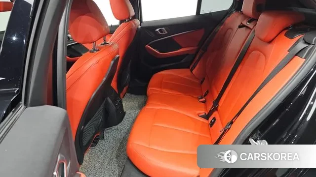 BMW 1 Series (F40) 2021 Черный из Кореи, фото 2