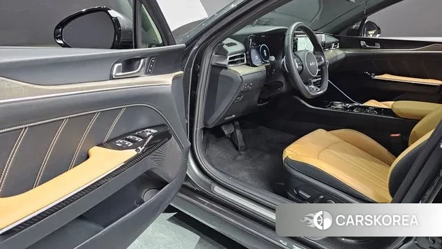 Kia K5 3rd generation 2023 Серый из Кореи, фото 2