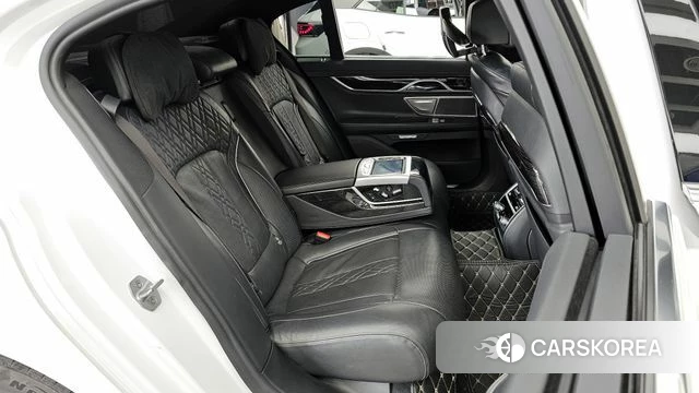 BMW 7 Series (G11) 2018 Белый из Кореи, фото 2