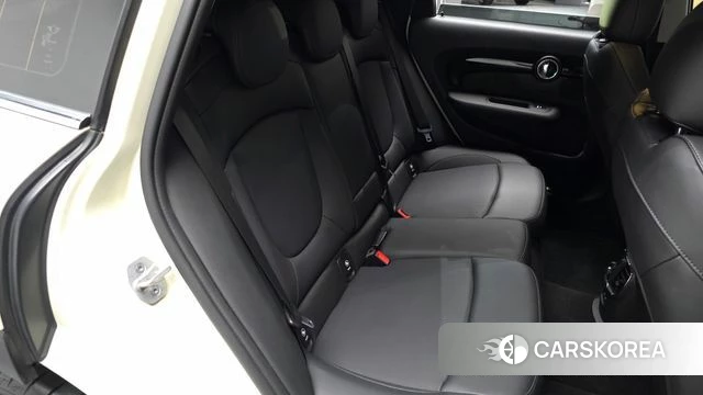 Mini Cooper Clubman 2021 Жемчужный цвет из Кореи, фото 2