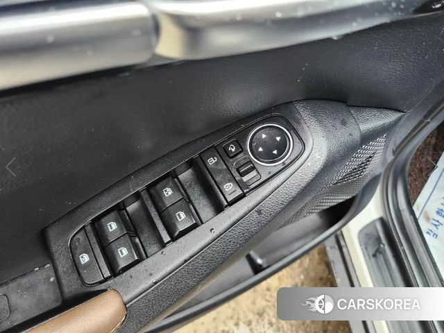 Kia Seltos 2022 Белый из Кореи, фото 2