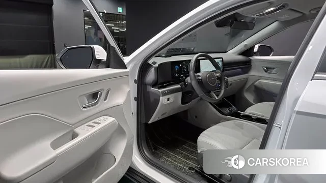 Hyundai Kona (SX2) 2024 Белый из Кореи, фото 2