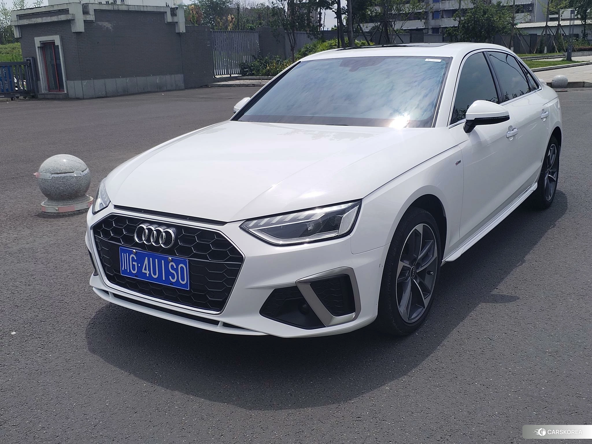 Audi A4L 2021 Белый из Китая, фото 2
