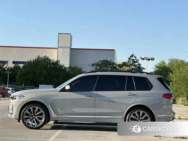 BMW X7 2022 Серебристо-серый из Китая, фото 2