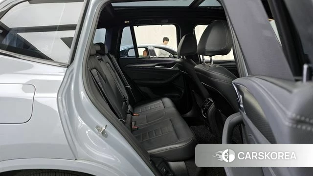 BMW X3 (G01) 2022 Серебристо-серый из Кореи, фото 2