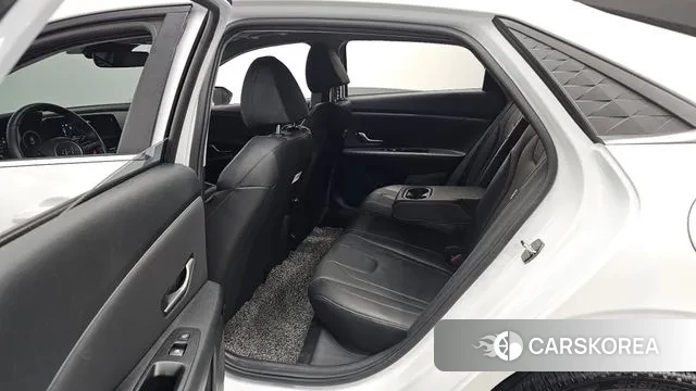 Hyundai The New Avante (CN7) 2023 Белый из Кореи, фото 2