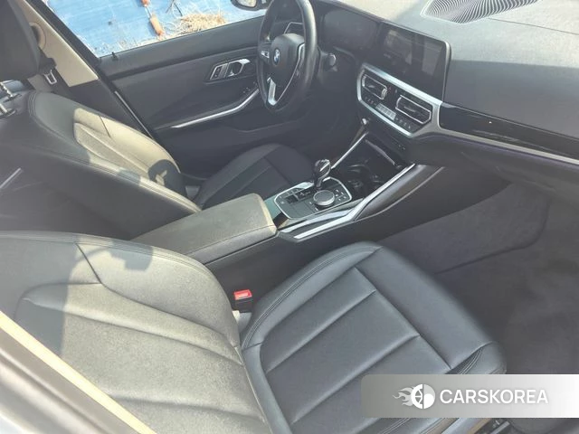 BMW 3 Series (G20) 2019 Белый из Кореи, фото 2