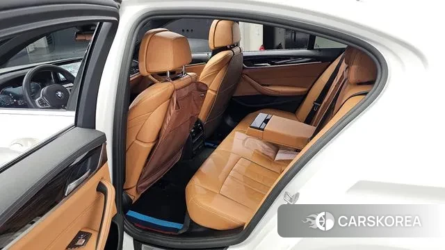 BMW 5 Series (G30) 2020 Белый из Кореи, фото 2