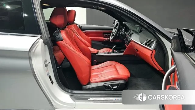 BMW 4 Series (F32) 2018 Серебряный из Кореи, фото 2