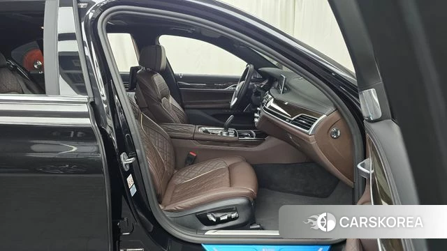 BMW 7 Series (G11) 2022 Черный из Кореи, фото 2