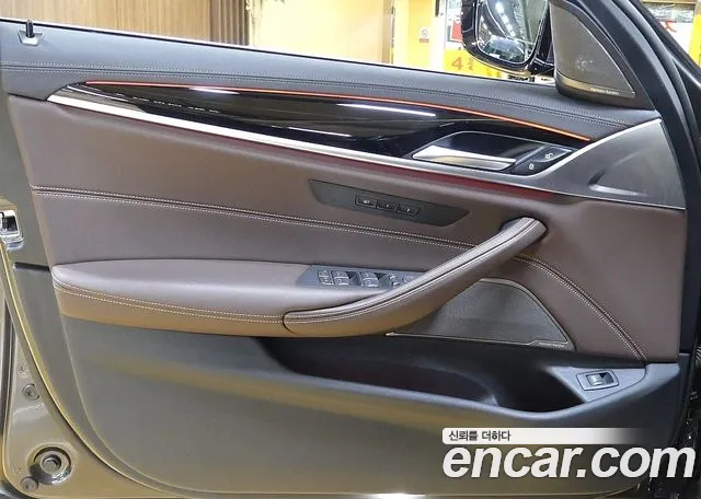 BMW 5 Series (G30) 2023 Серый из Кореи, фото 2