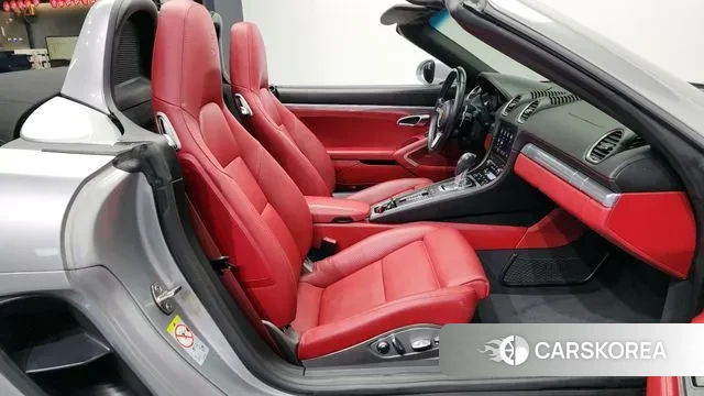 Porsche 718 Boxster 2024 Серебряный из Кореи, фото 2