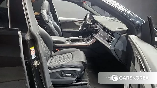 Audi Q8 (4M) 2022 Черный из Кореи, фото 2