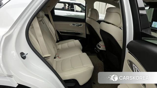 Genesis GV70 2023 Белый из Кореи, фото 2