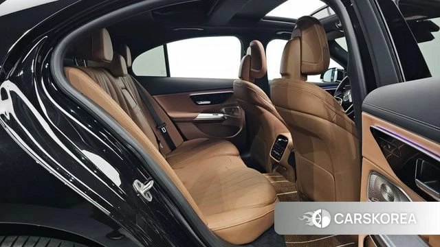 Mercedes-Benz E-Class W214 2024 Черный из Кореи, фото 2