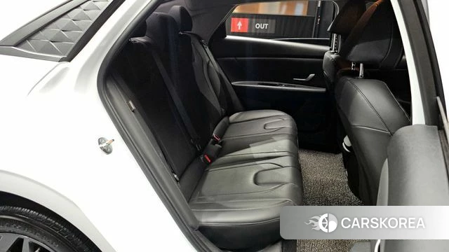 Hyundai The New Avante (CN7) 2023 Белый из Кореи, фото 2