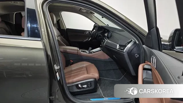 BMW X6 (G06) 2020 Золотой из Кореи, фото 2