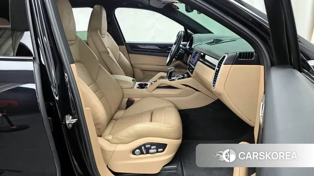 Porsche Cayenne (PO536) 2020 Черный из Кореи, фото 2