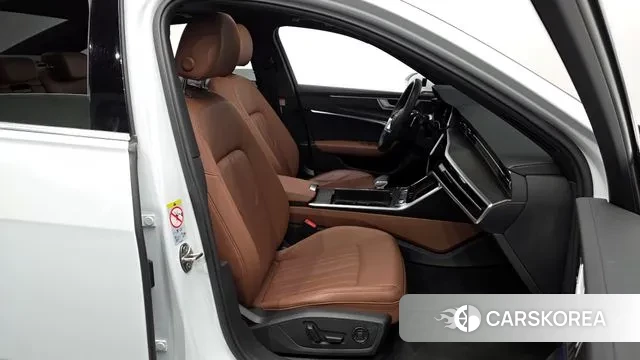 Audi A6 (C8) 2023 Белый из Кореи, фото 2