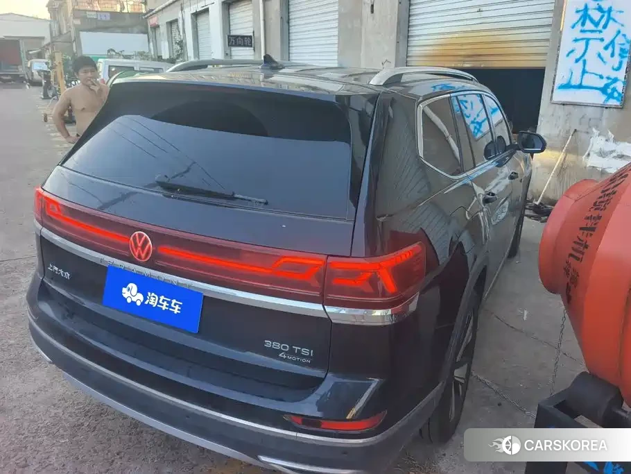 Volkswagen Touareg 2023 Черный из Китая, фото 2