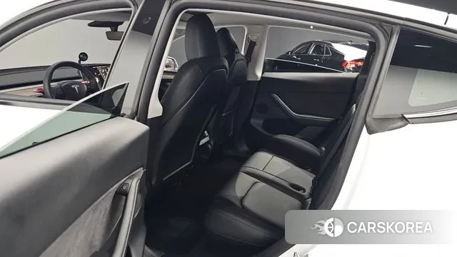 Tesla Model Y 2024 Белый из Кореи, фото 2