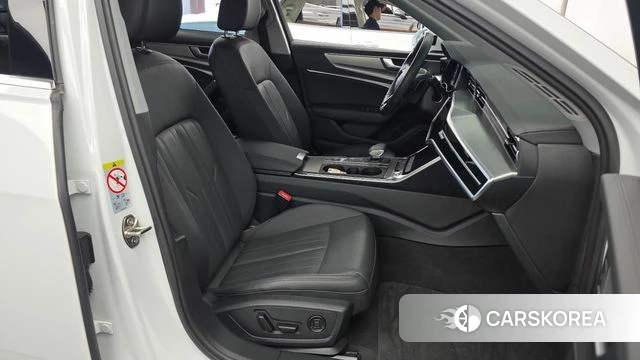 Audi A6 (C8) 2023 Белый из Кореи, фото 2