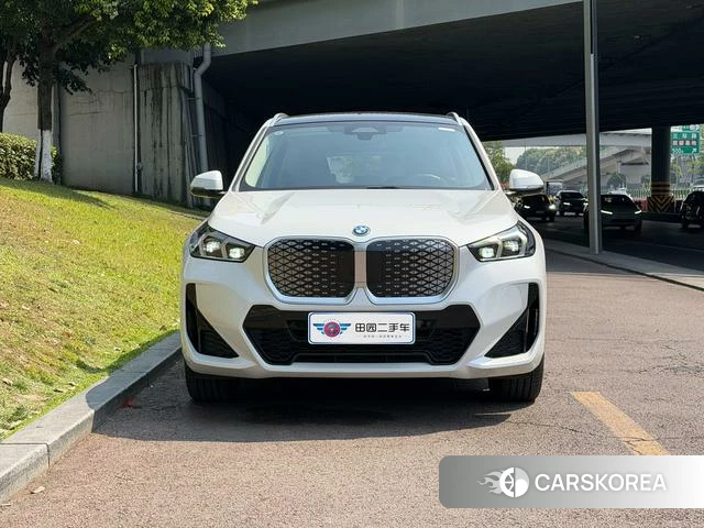 BMW iX1 2025 Белый из Китая, фото 2