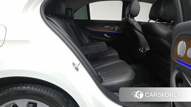 Mercedes-Benz E-Class W213 2020 Белый из Кореи, фото 2