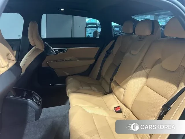 Volvo S90 2025 Черный из Кореи, фото 2