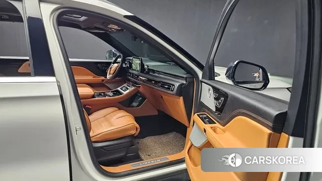 Lincoln Aviator 2nd generation 2021 Белый из Кореи, фото 2