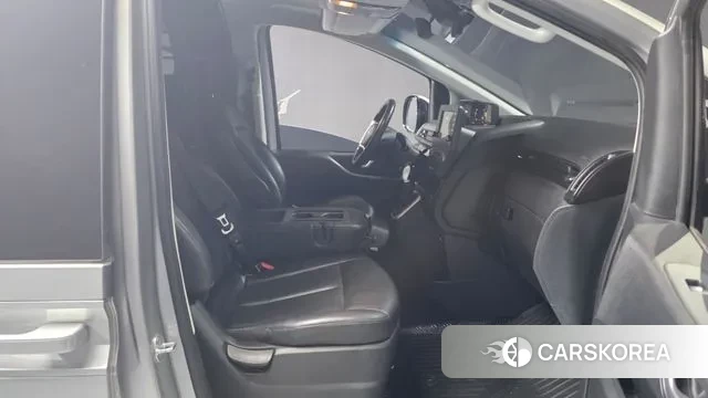 Hyundai Staria 2022 Серый из Кореи, фото 2