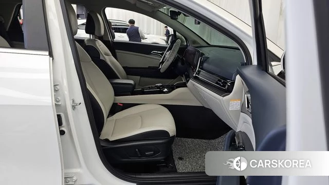 Kia Sportage 5th Generation Hybrid 2022 Белый из Кореи, фото 2