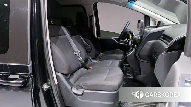 Hyundai Staria 2023 Черный из Кореи, фото 2