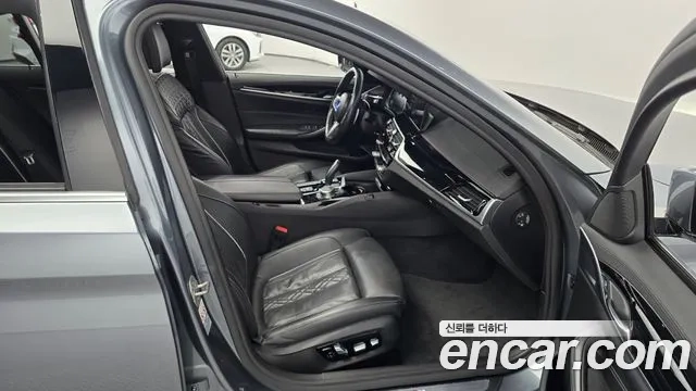 BMW 5 Series (G30) 2018 Серый из Кореи, фото 2