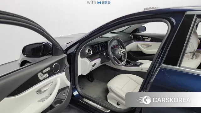 Mercedes-Benz E-Class W213 2022 Синий из Кореи, фото 2