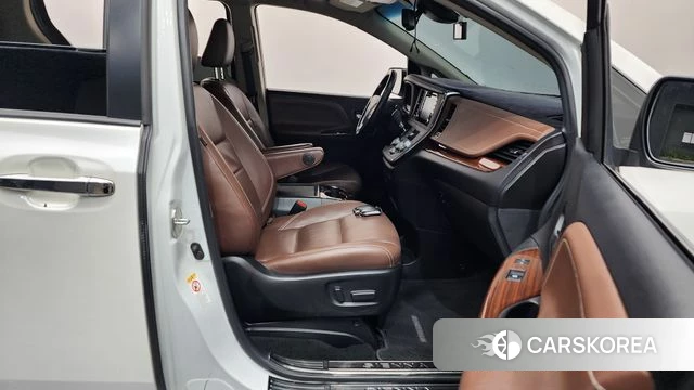 Toyota Sienna 2018 Белый из Кореи, фото 2