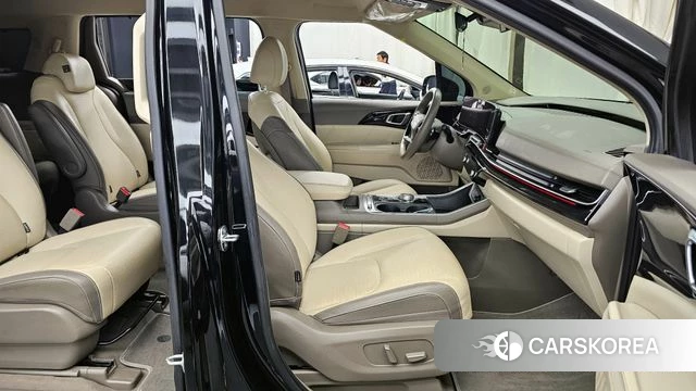 Kia The New Carnival 4th Generation 2024 Черный из Кореи, фото 2