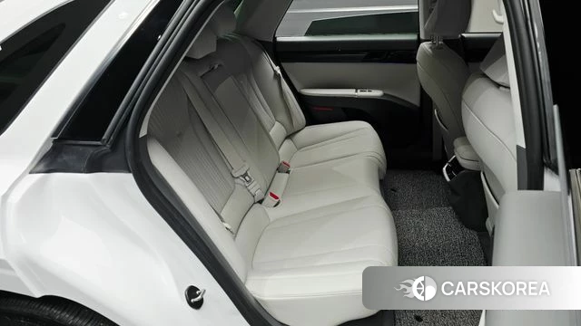 Hyundai Grandeur Hybrid (GN7) 2023 Белый из Кореи, фото 2