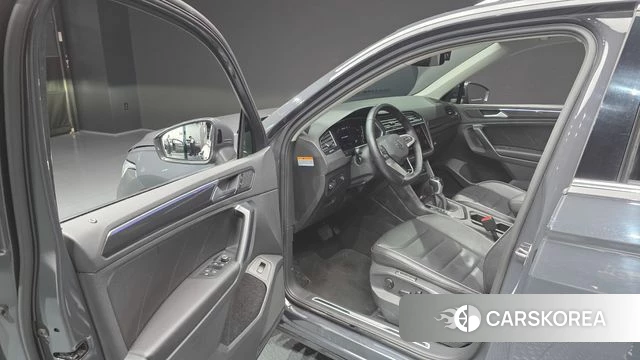 Volkswagen Tiguan second Generation 2022 Серый из Кореи, фото 2