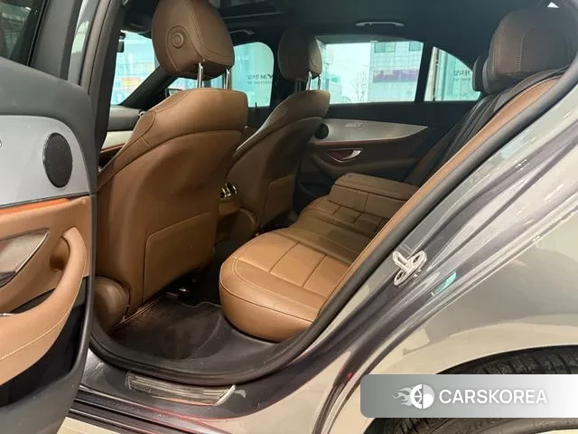 Mercedes-Benz E-Class W213 2020 Серый из Кореи, фото 2