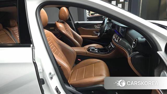 Mercedes-Benz E-Class W213 2019 Белый из Кореи, фото 2