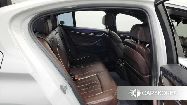 BMW 5 Series (G30) 2020 Белый из Кореи, фото 2