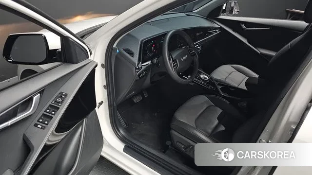 Kia Di Ol Nu Niro 2025 Белый из Кореи, фото 2