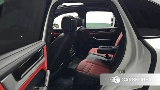 Porsche Cayenne (PO536) 2025 Белый из Кореи, фото 2